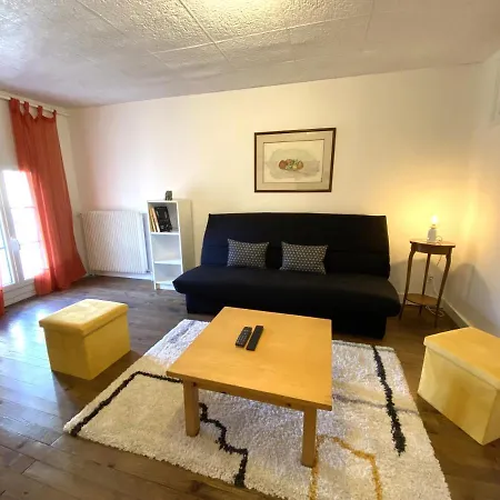 Grand T2 Tout Equipe Centre Avec Cour * Angoulême