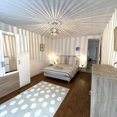 Grand T2 Tout Equipe Centre Avec Cour Appartement Angoulême