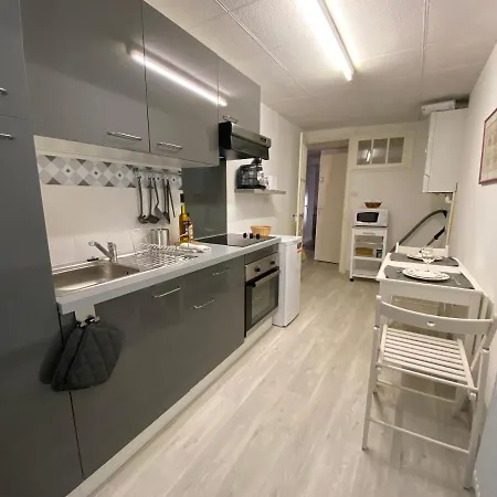 Grand T2 Tout Equipe Centre Avec Cour